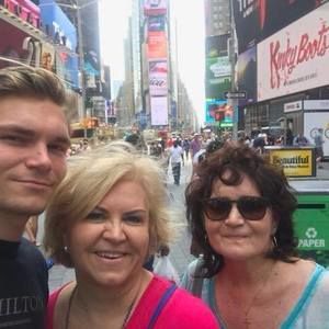 Meet your Posher, Debbie